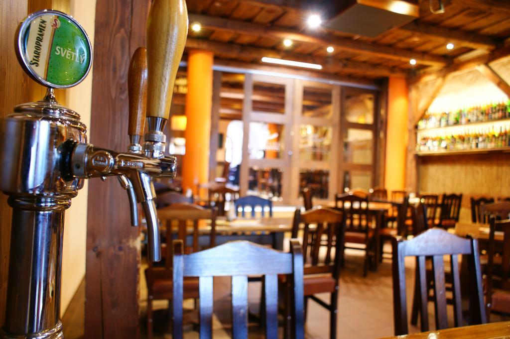 Grillbar Penzion & Restaurant Spisska Nova Ves Ngoại thất bức ảnh